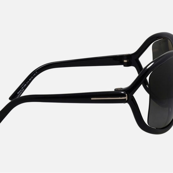 Tom Ford Black Wide Sunglasses - Celebrity Favorite - Picture 4 of 5